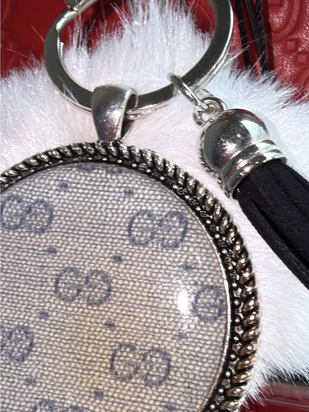 Authenticated upcycled Gucci key charm !!! Check it
Out - Picture 3 of 7